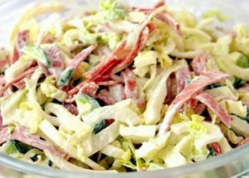 Салат с сырокопченой колбасой и белокочанной капустой
