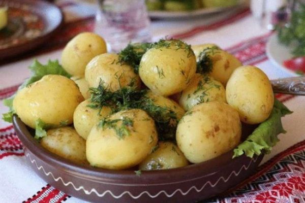 Как приготовить молодой картофель