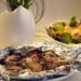 Куриная печень с беконом и луком в фольге